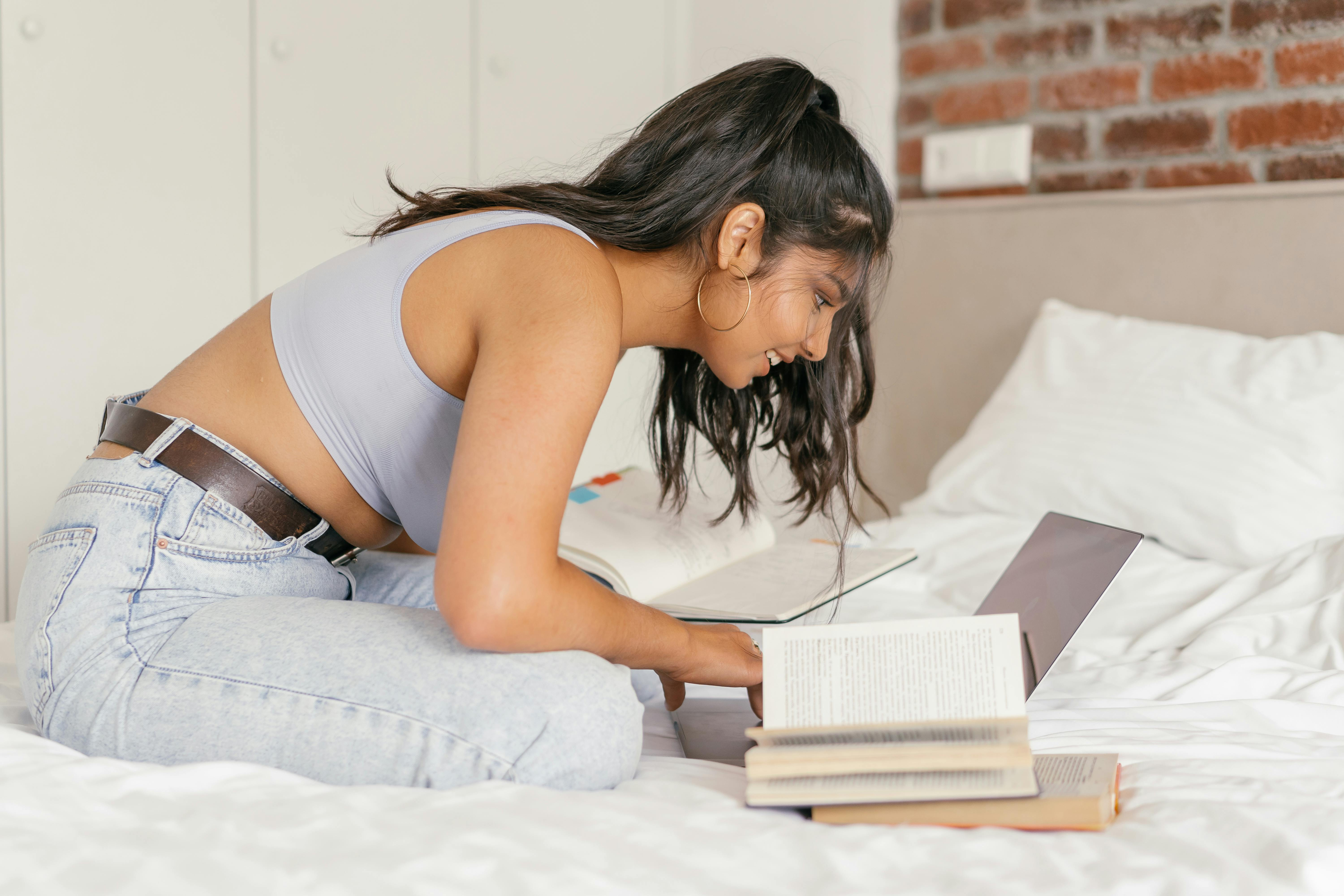 Estudando no conforto de casa com o EJA do Instituto Renovar.png